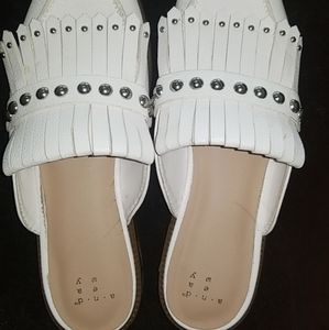 Womens white sandals size 6
